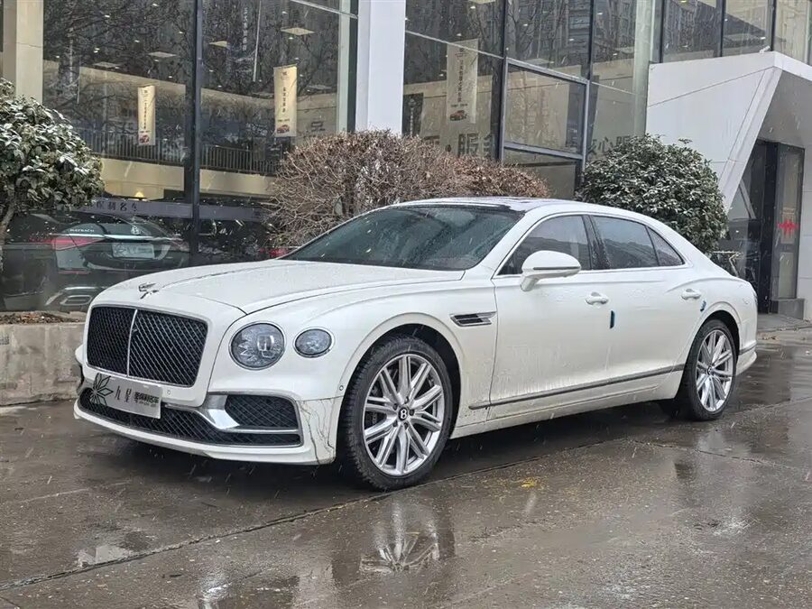Bentley Flying Spur PHEV, 2024 — фото продавца с che168