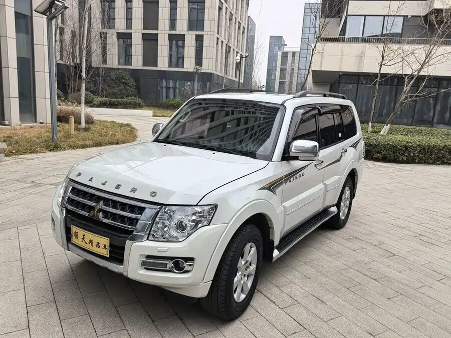 Mitsubishi Pajero (Import), 2017 — фото продавца с che168