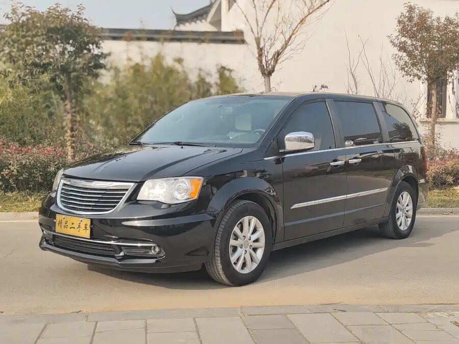 Chrysler Grand Voyager (Import), 2017 — фото продавца с che168