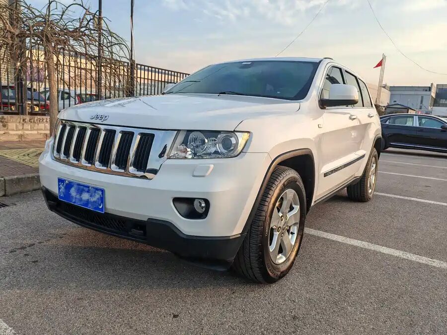 Jeep Grand Cherokee (Import), 2013 — фото продавца с che168