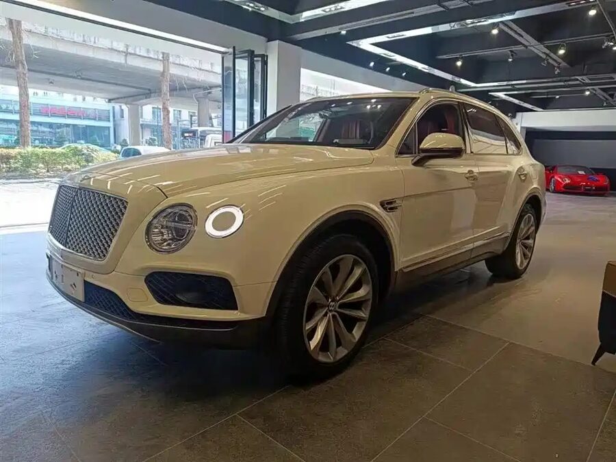 Bentley Bentayga, 2016 — фото продавца с che168