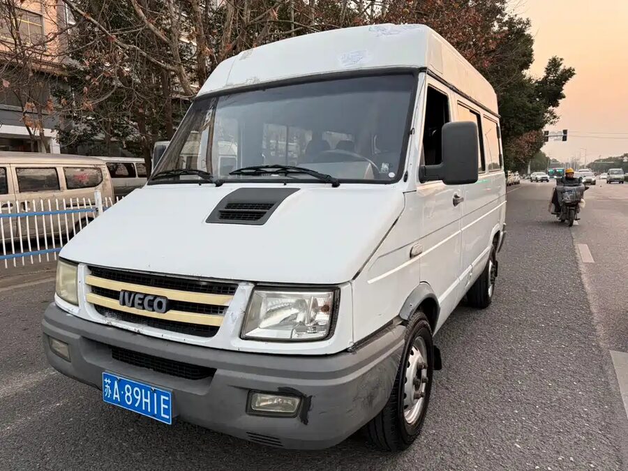 IVECO Daily, 2015 — фото продавца с che168
