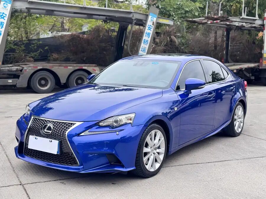 Lexus IS, 2016 — фото продавца с che168