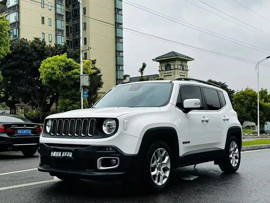 Jeep Renegade, 2017 — фото продавца с che168