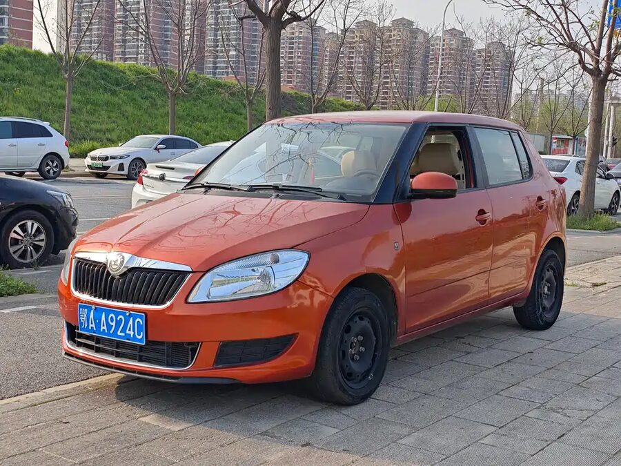 Skoda Fabia, 2014 — фото продавца с che168