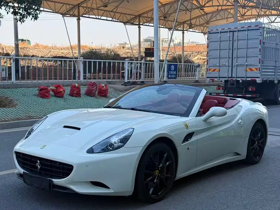 Ferrari California T, 2013 — фото продавца с che168