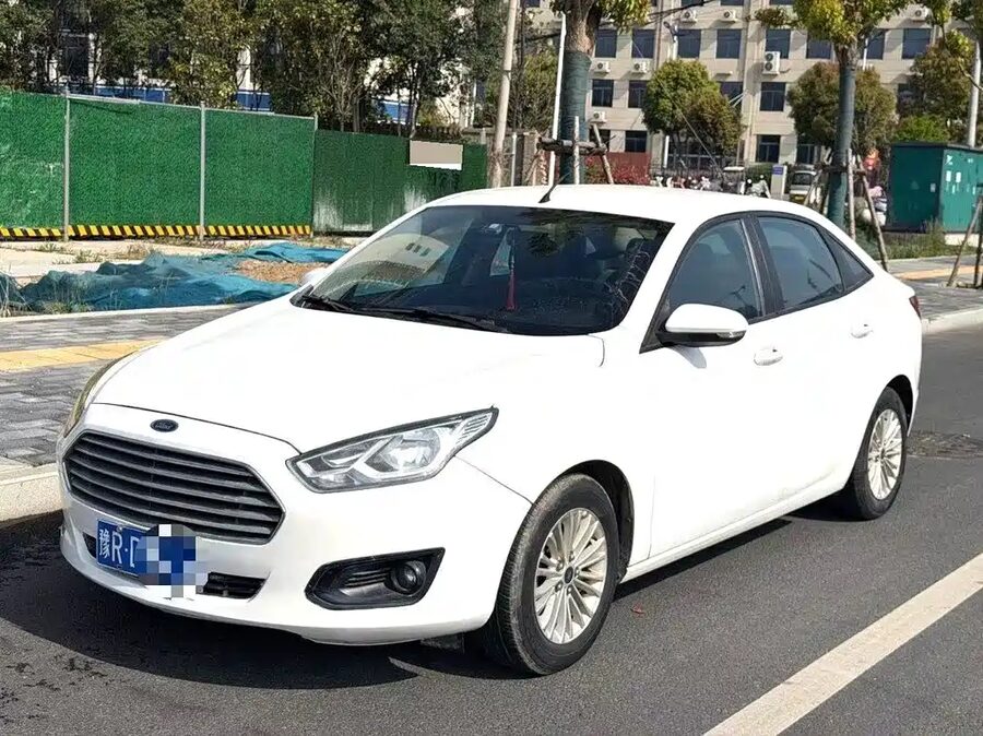 Ford Escort, 2015 — фото продавца с che168