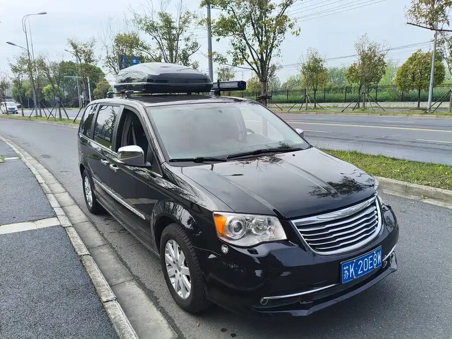 Chrysler Grand Voyager (Import), 2016 — фото продавца с che168