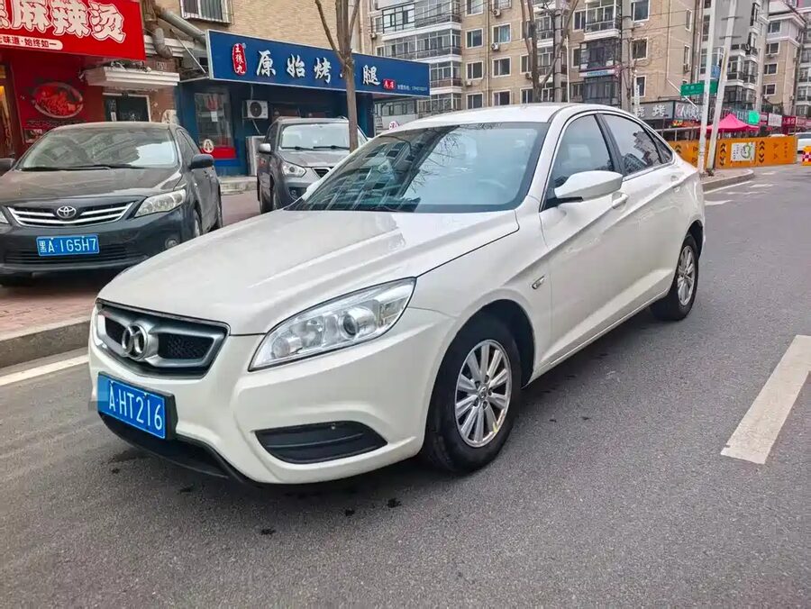 BAIC Senova D50, 2015 — фото продавца с che168