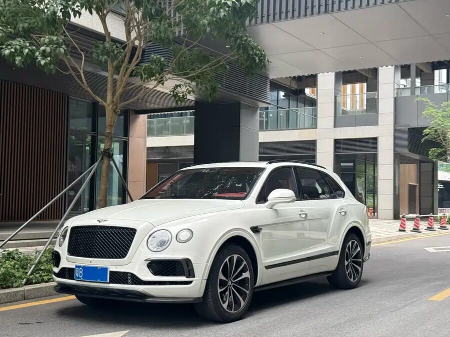 Bentley Bentayga, 2016 — фото продавца с che168