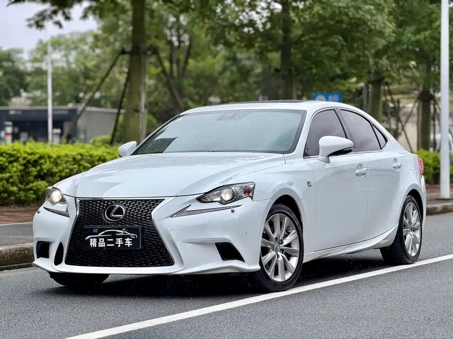 Lexus IS, 2016 — фото продавца с che168