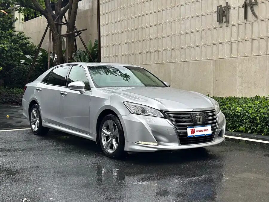 Toyota Crown, 2016 — фото продавца с che168
