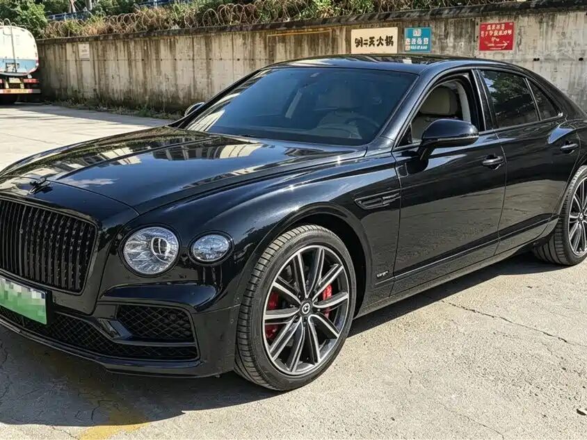 Bentley Flying Spur PHEV, 2022 — фото продавца с che168