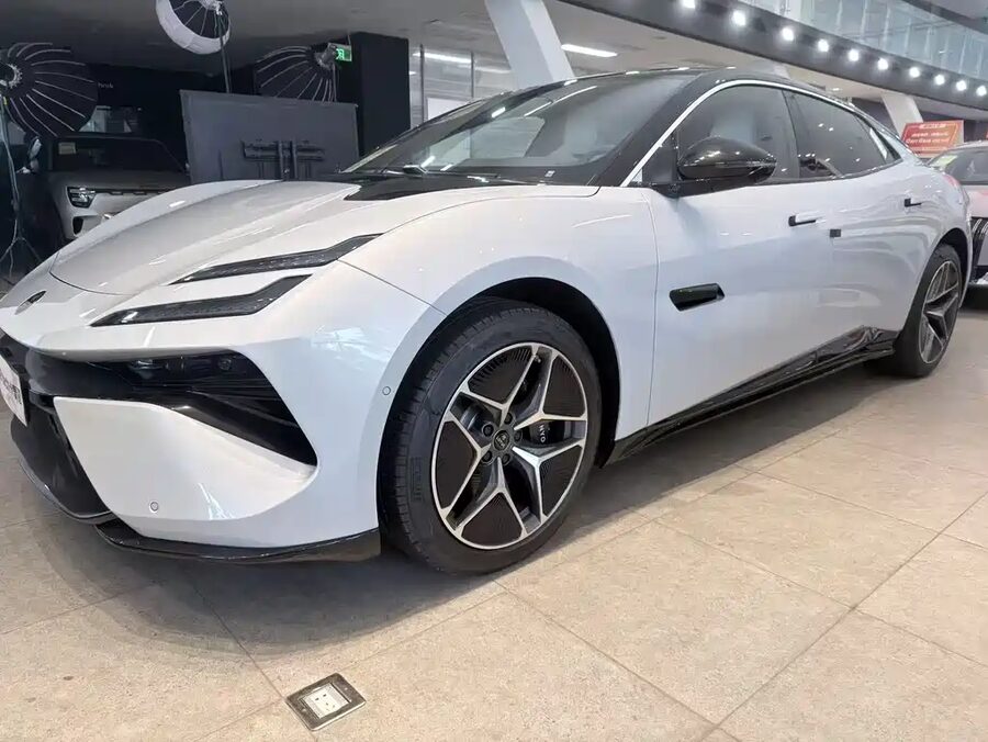 Lotus EMEYA, 2025 — фото продавца с che168