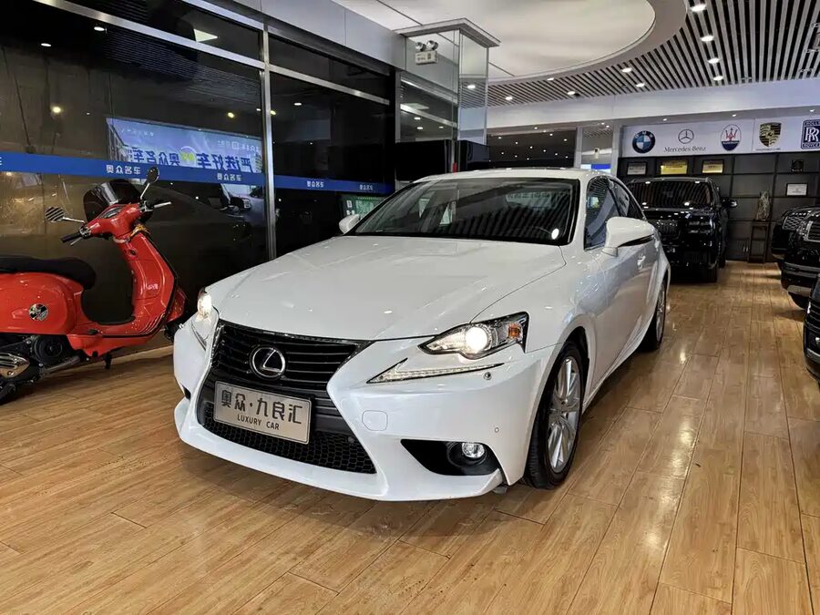 Lexus IS, 2015 — фото продавца с che168