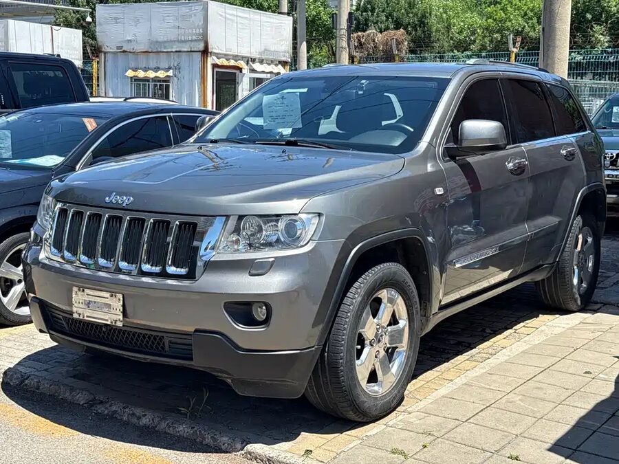 Jeep Grand Cherokee (Import), 2012 — фото продавца с che168