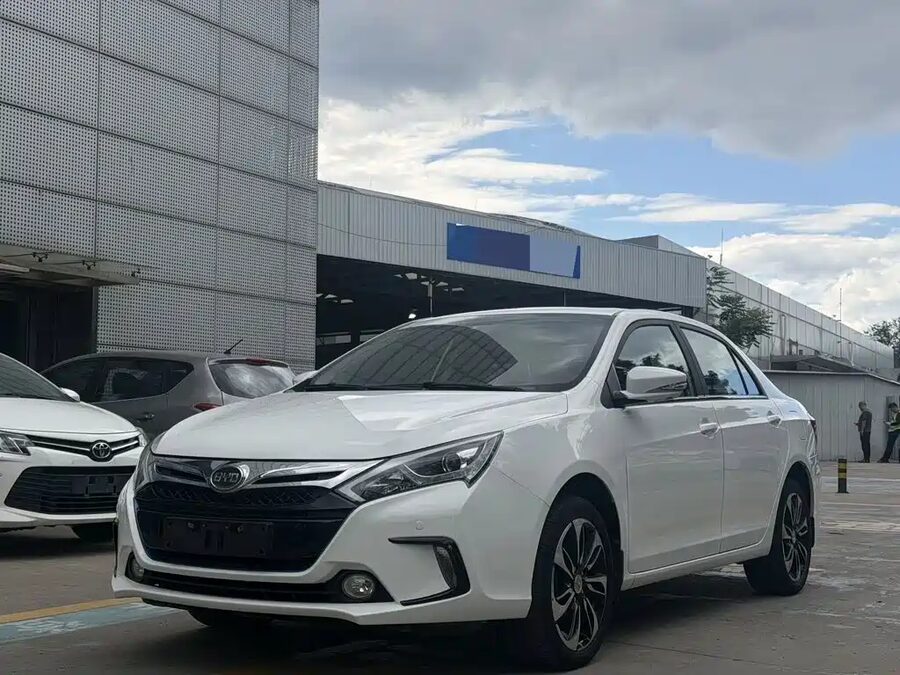 BYD Qin NEV, 2015 — фото продавца с che168