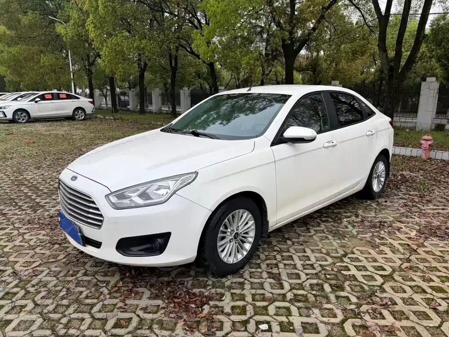 Ford Escort, 2015 — фото продавца с che168