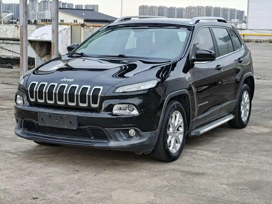 Jeep Cherokee, 2016 — фото продавца с che168