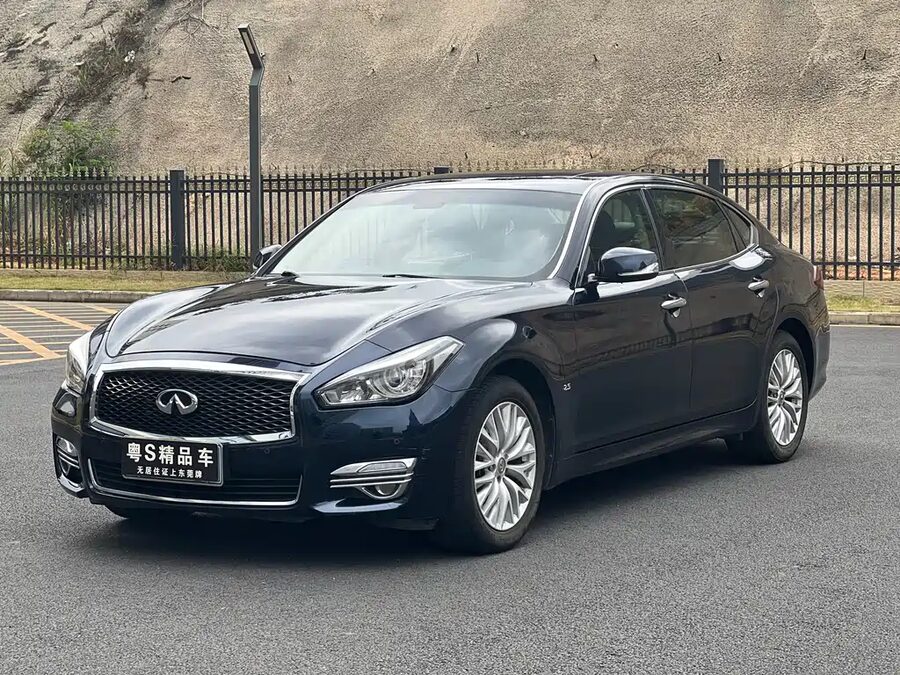 Infiniti Q70, 2016 — фото продавца с che168