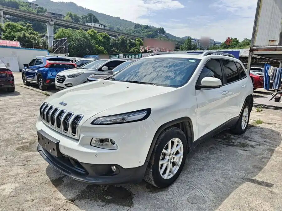 Jeep Cherokee, 2016 — фото продавца с che168