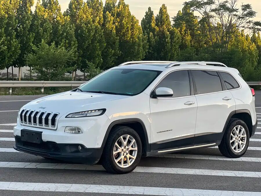 Jeep Cherokee, 2016 — фото продавца с che168