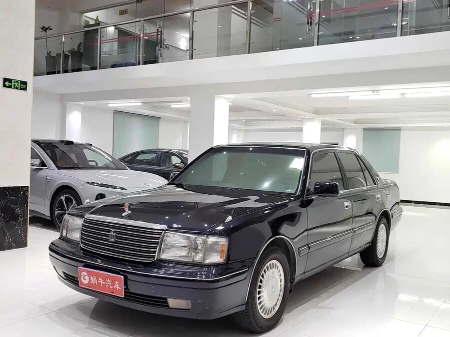Toyota Crown, 2016 — фото продавца с che168