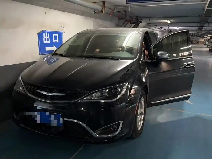 Chrysler Grand Voyager (Import), 2019 — фото продавца с che168