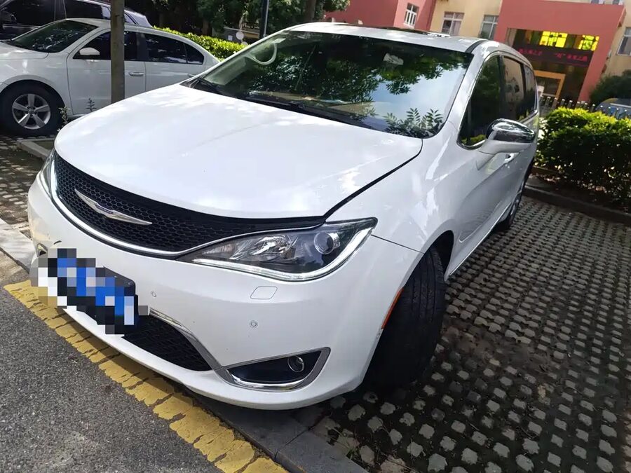 Chrysler Grand Voyager (Import), 2018 — фото продавца с che168