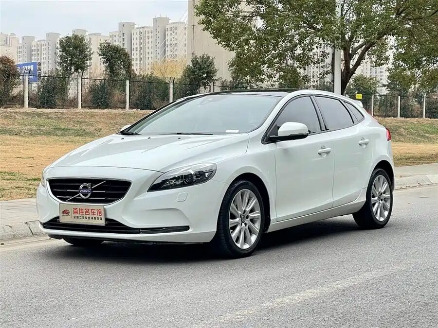 Volvo V40, 2015 — фото продавца с che168