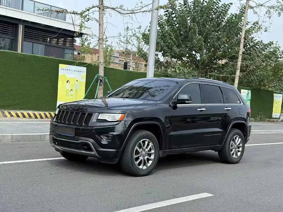 Jeep Grand Cherokee (Import), 2013 — фото продавца с che168