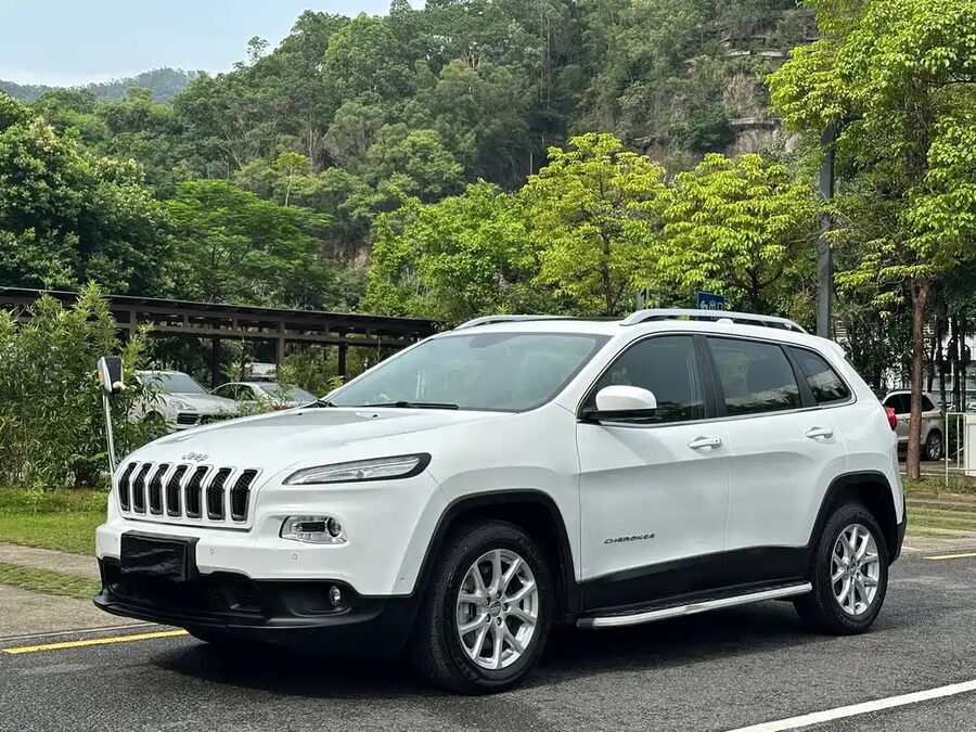 Jeep Cherokee, 2016 — фото продавца с che168
