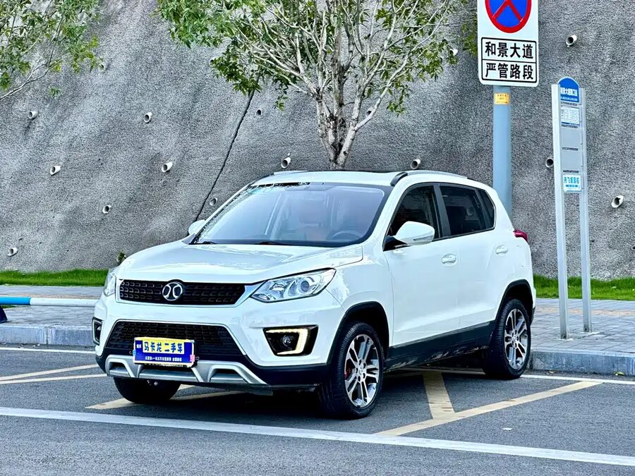 BAIC Senova X35, 2016 — фото продавца с che168