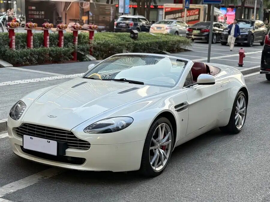 Aston Martin V8 Vantage, 2011 — фото продавца с che168