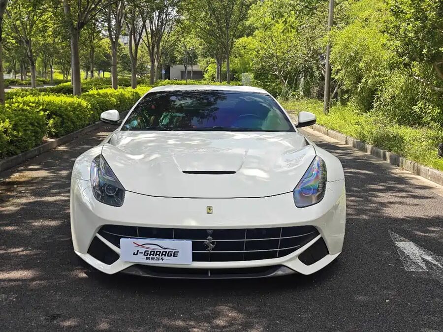 Ferrari F12berlinetta, 2015 — фото продавца с che168