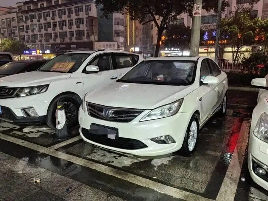 Changan Eado, 2013 — фото продавца с che168