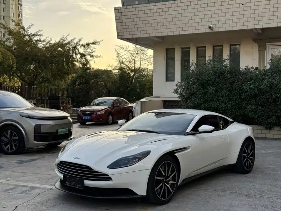 Aston Martin DB11, 2019 — фото продавца с che168