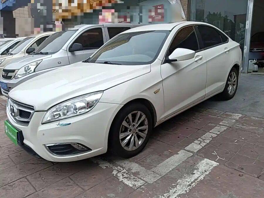 BAIC Senova D50, 2016 — фото продавца с che168