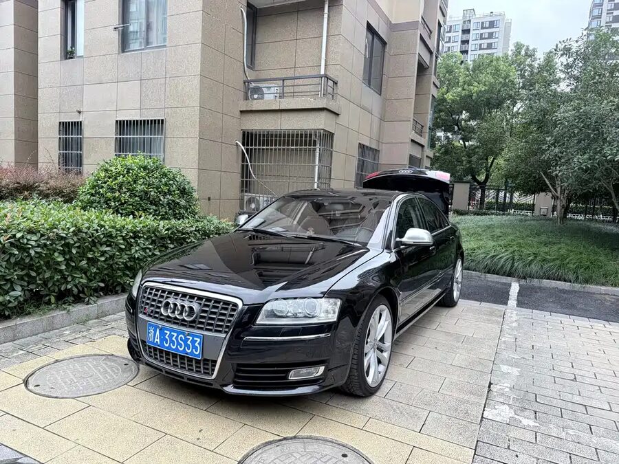 Audi S8, 2010 — фото продавца с che168