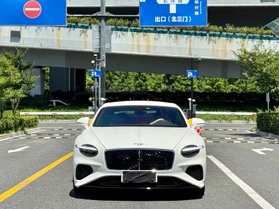 Bentley Continental PHEV, 2026 — фото продавца с che168