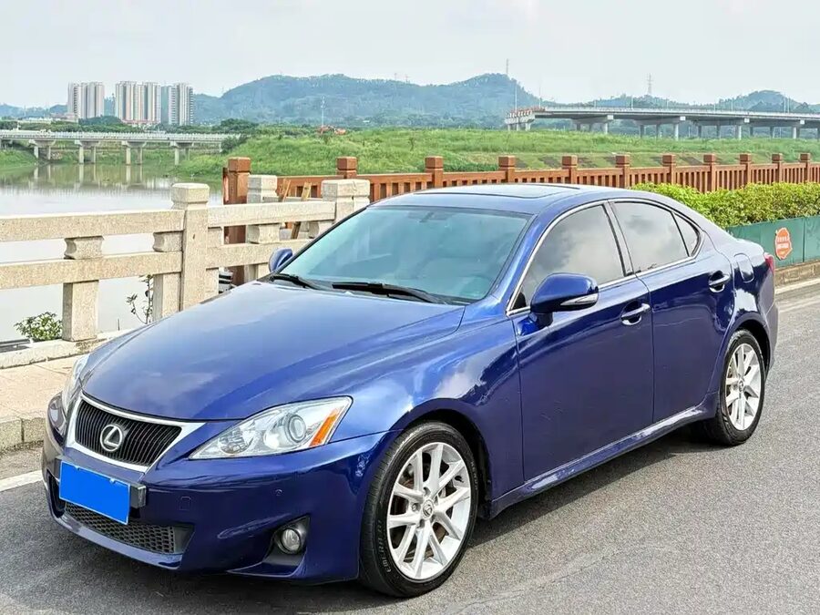 Lexus IS, 2010 — фото продавца с che168