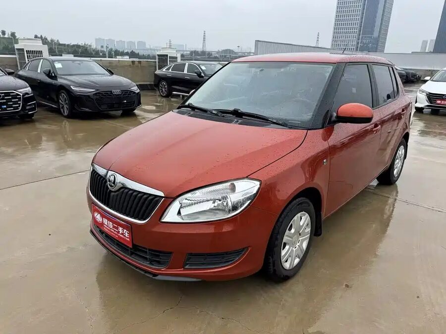 Skoda Fabia, 2015 — фото продавца с che168