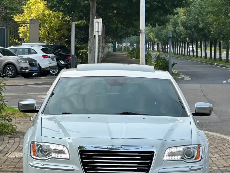 Chrysler 300C, 2014 — фото продавца с che168