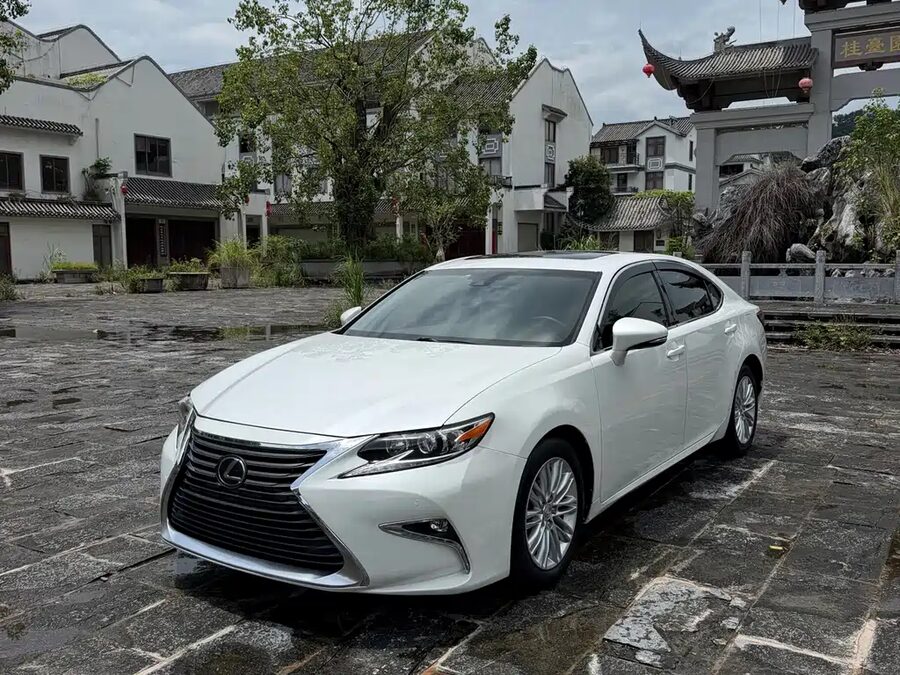Lexus ES, 2018 — фото продавца с che168