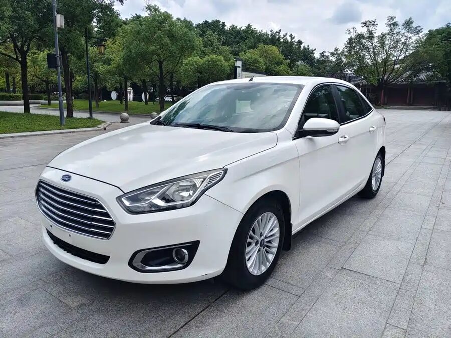 Ford Escort, 2015 — фото продавца с che168
