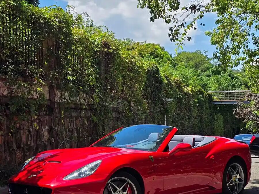 Ferrari California T, 2010 — фото продавца с che168