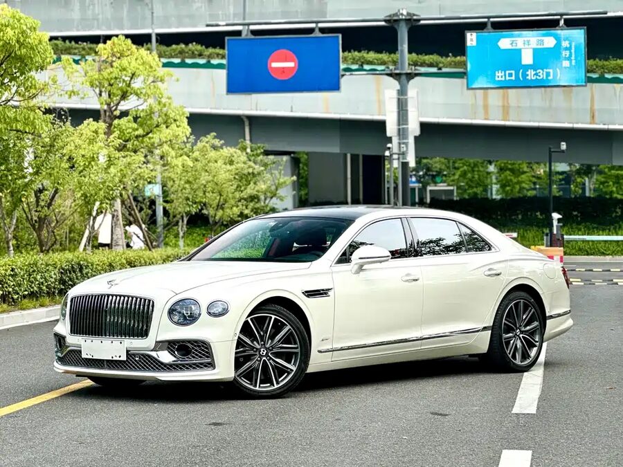Bentley Flying Spur PHEV, 2022 — фото продавца с che168