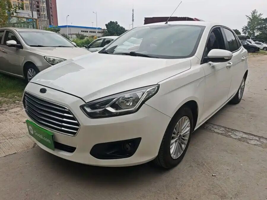 Ford Escort, 2015 — фото продавца с che168