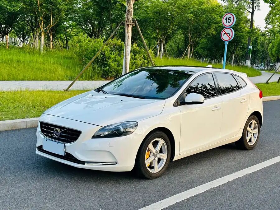 Volvo V40, 2016 — фото продавца с che168