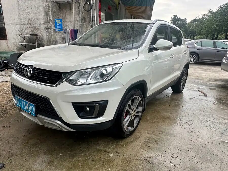 BAIC Senova X35, 2016 — фото продавца с che168